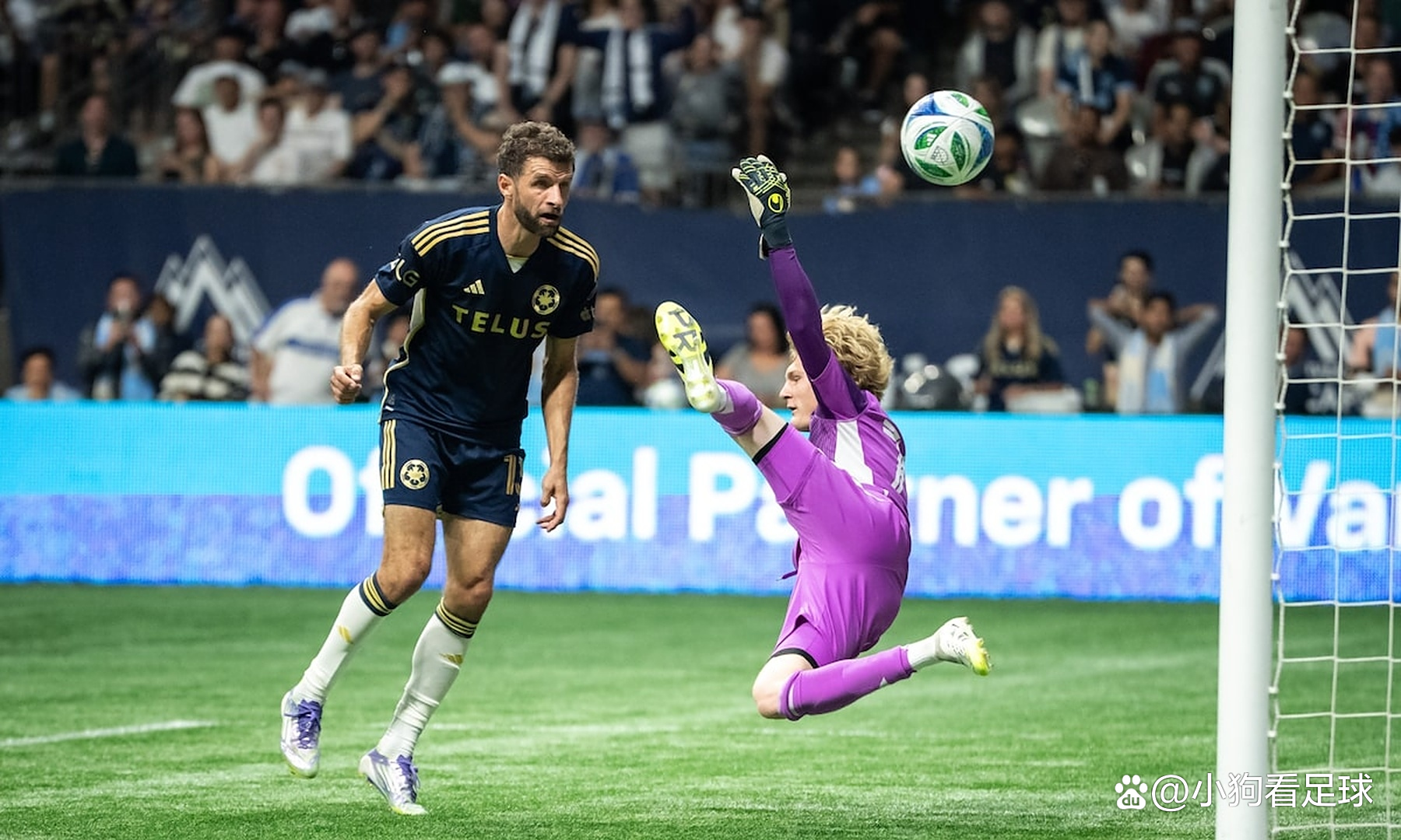 加拿大鏖战墨西哥，穆勒完成帽子戏法的简单介绍