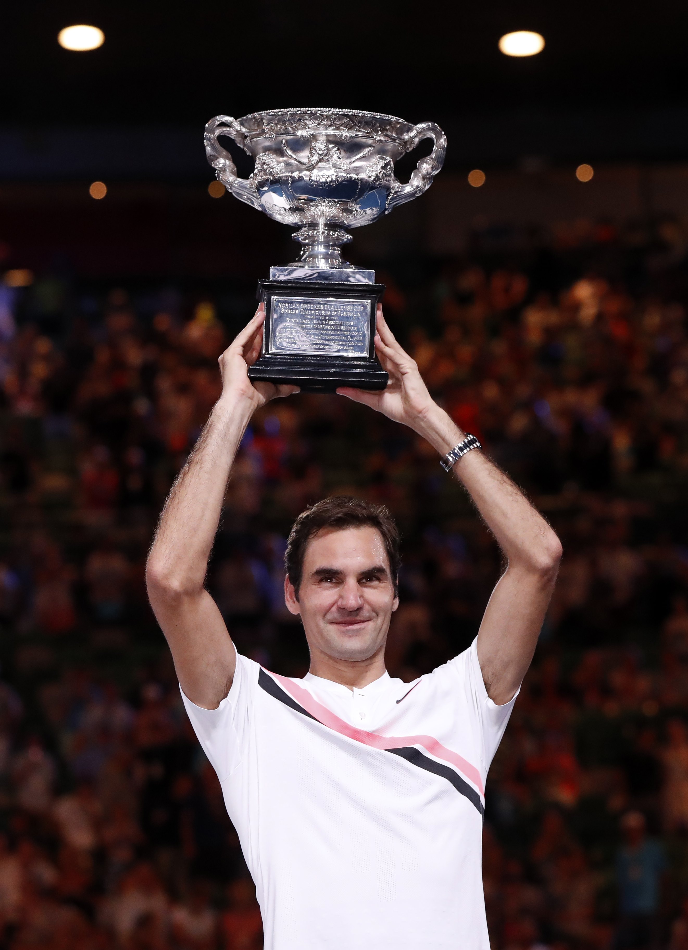 米兰体育官网-关于英国网球队轻取澳大利亚网球队,费德勒绝境逆转的信息