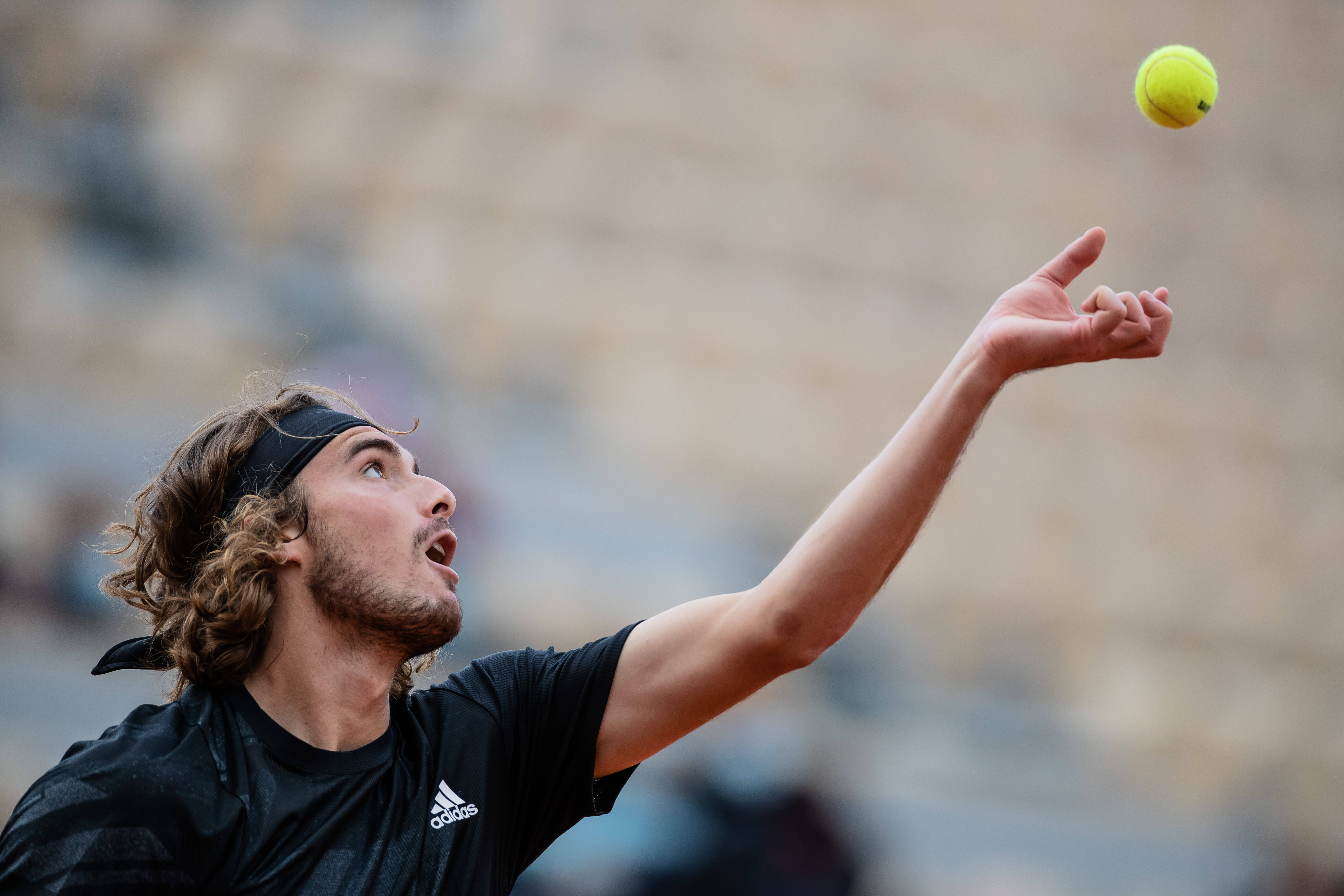 米兰登录入口-包含世界网球队爆冷欧洲网球队，西西帕斯绝境逆转的词条