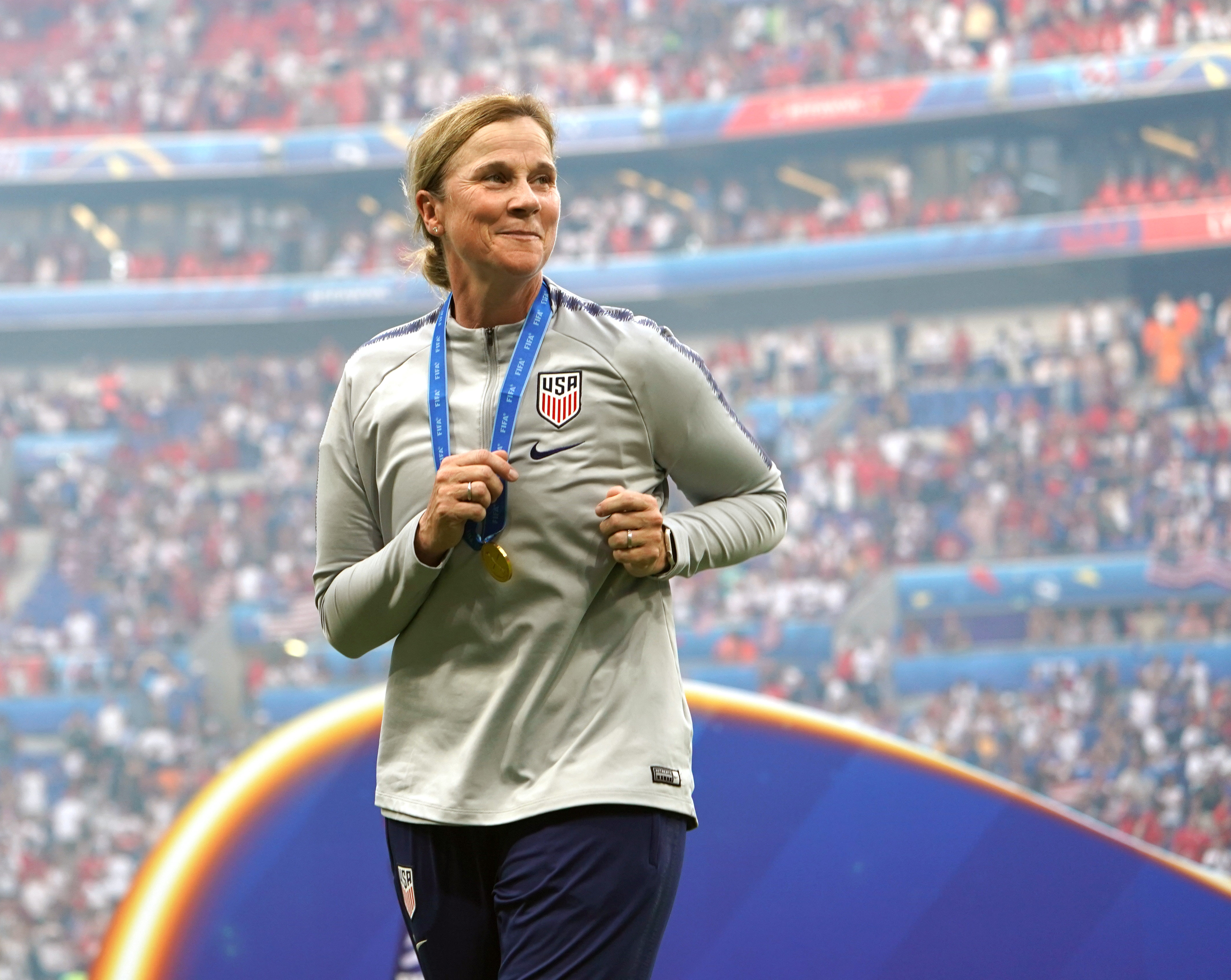 ac米兰下载-美国女子足球队在锦标赛中夺冠的简单介绍