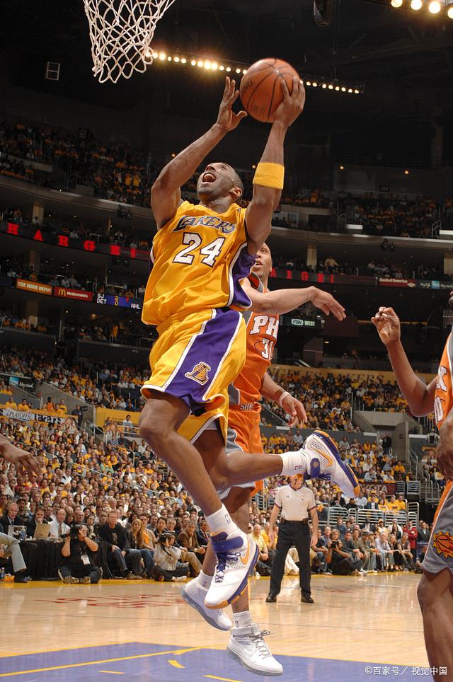 精彩瞬间再现，球员精彩表现引起轰动的简单介绍