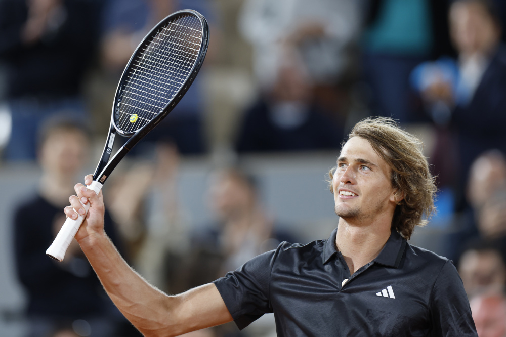 ac米兰-包含西班牙网球队绝杀日本网球队，兹维列夫关键制胜的词条