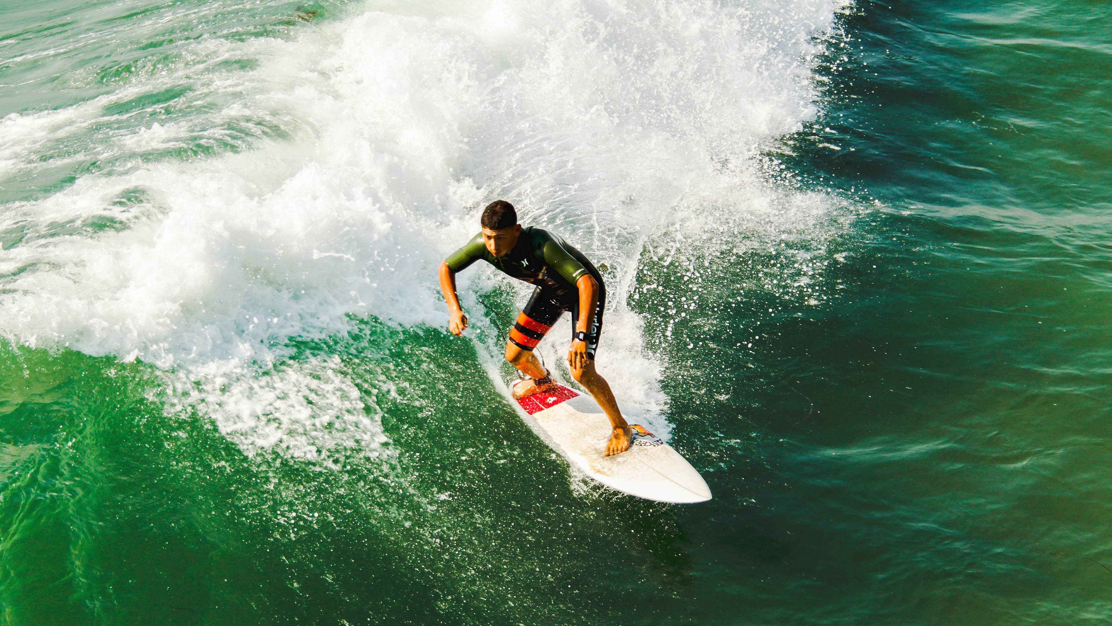 中国米兰体育-黄潜奇迹夜，基耶萨一锤定音，爱尔兰防线终被撕裂