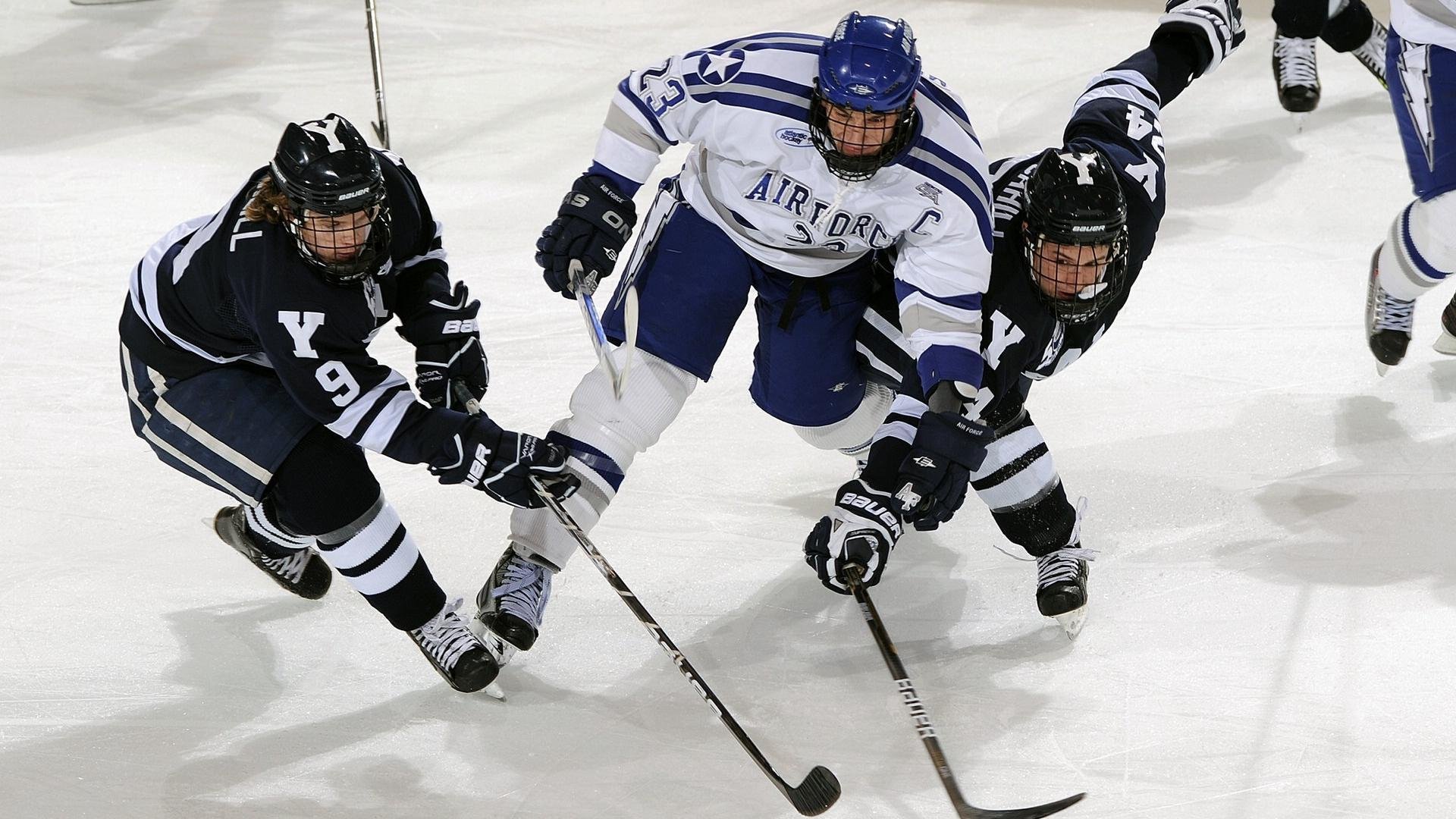 不败神话与铁血传承，勒沃库森完胜罗马，卡瓦哈尔刷新纪录之夜